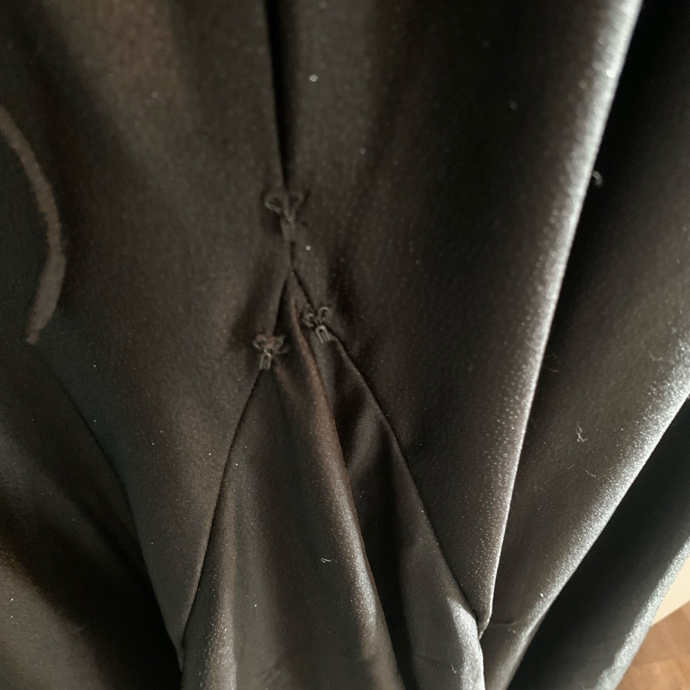 Amara Black Prom Dress, size 6 - Picture 13 of 16